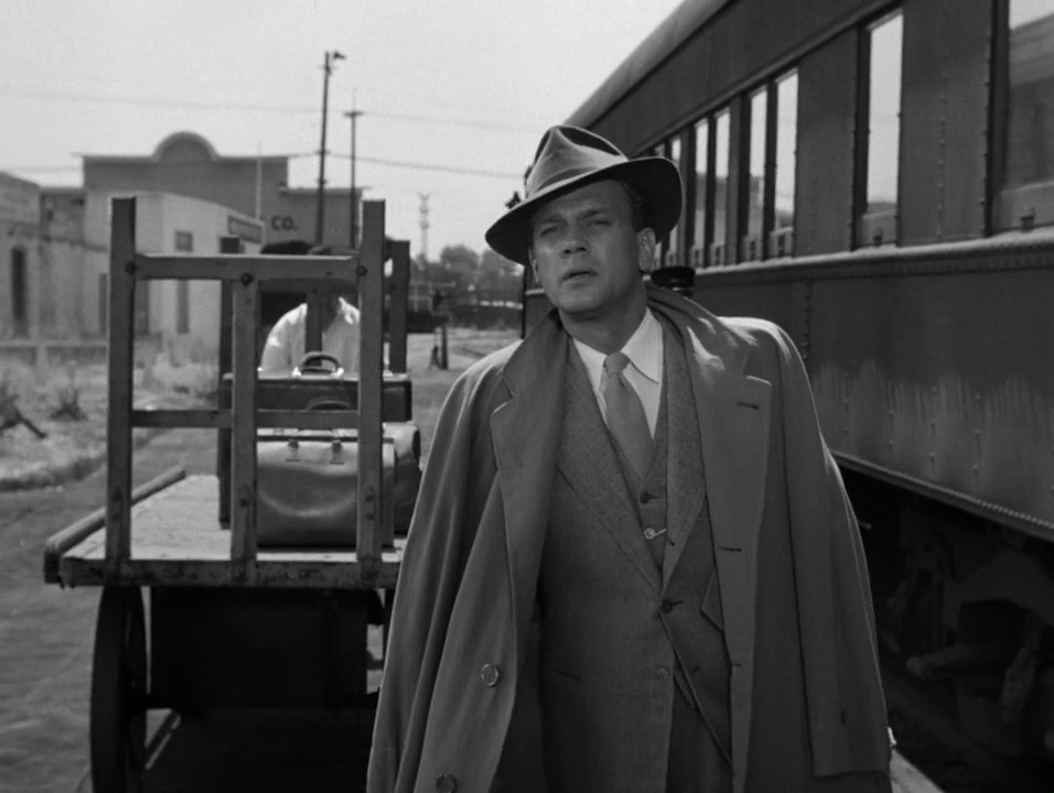 Joseph Cotten (el tío Charlie) en 'La sombra de una duda' (1943, Alfred Hitchcock)