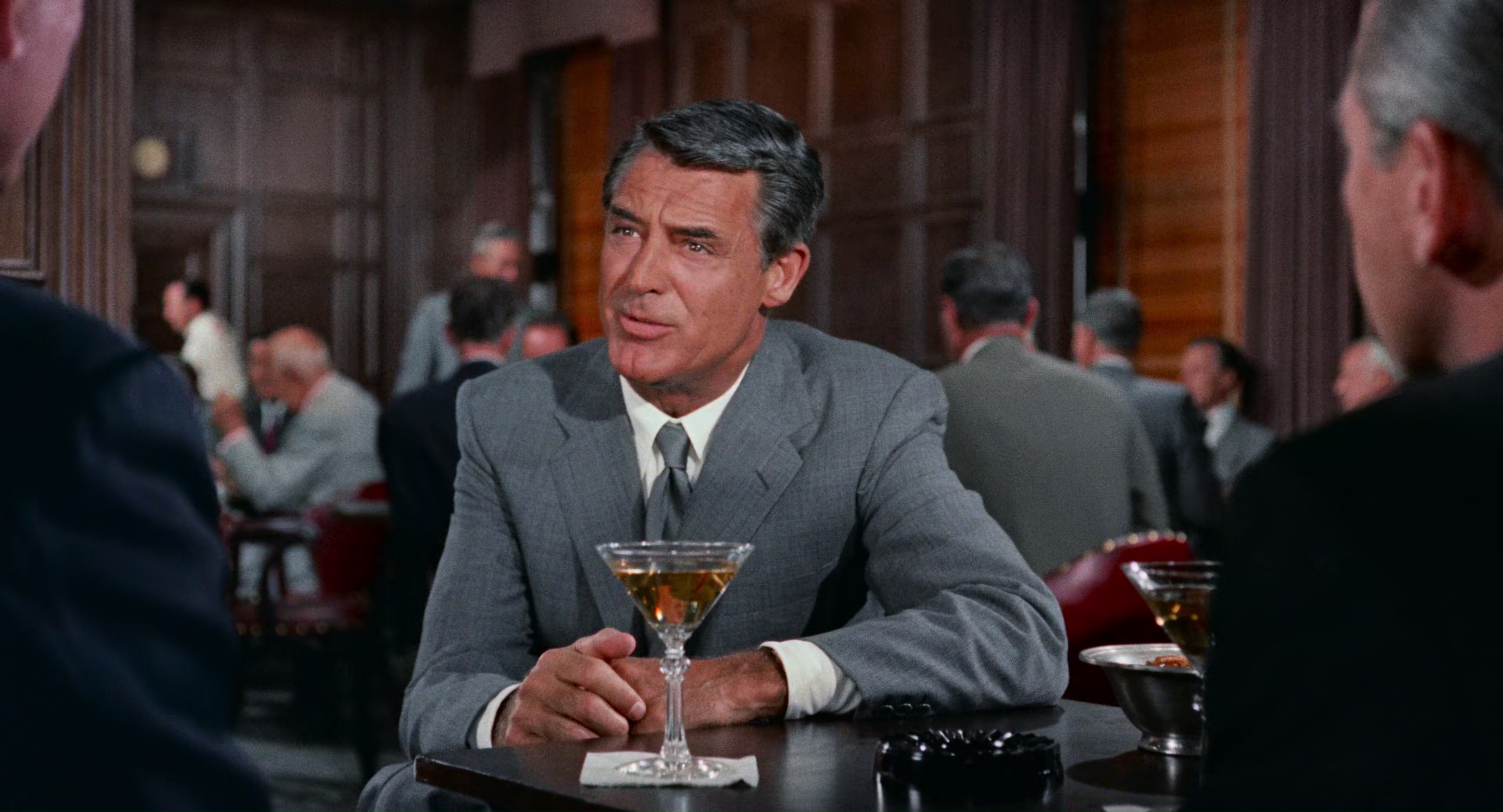 Cary Grant como Roger Thornhill en 'Con la muerte en los talones', en 1959, de Alfred Hitchcock.