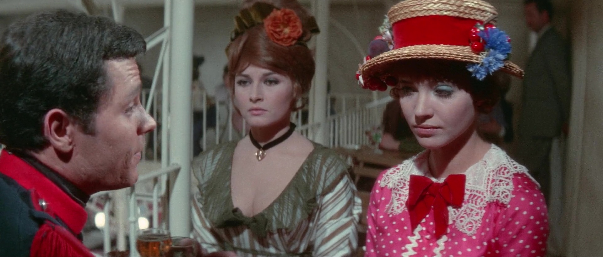 Georges (Claude Giraud), Germaine (Valérie Lagrange) y Anna Karina (Rose) en 'Juegos de amor a la francesa' (1964, Roger Vadim)