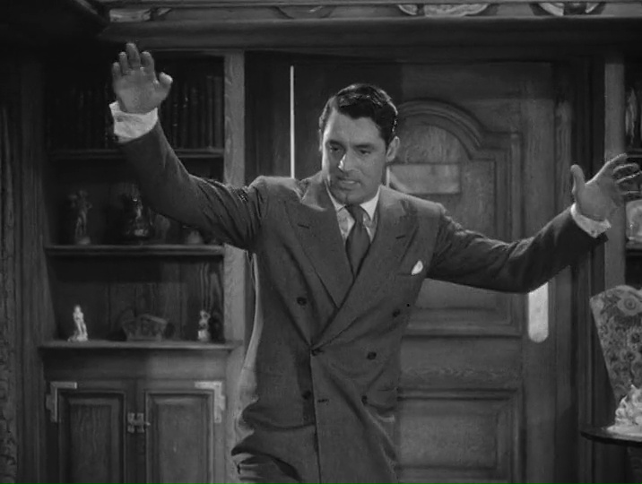 Cary Grant como Mórtimer Brewster en 'Arsénico por compasión' (1944, Frank Capra)