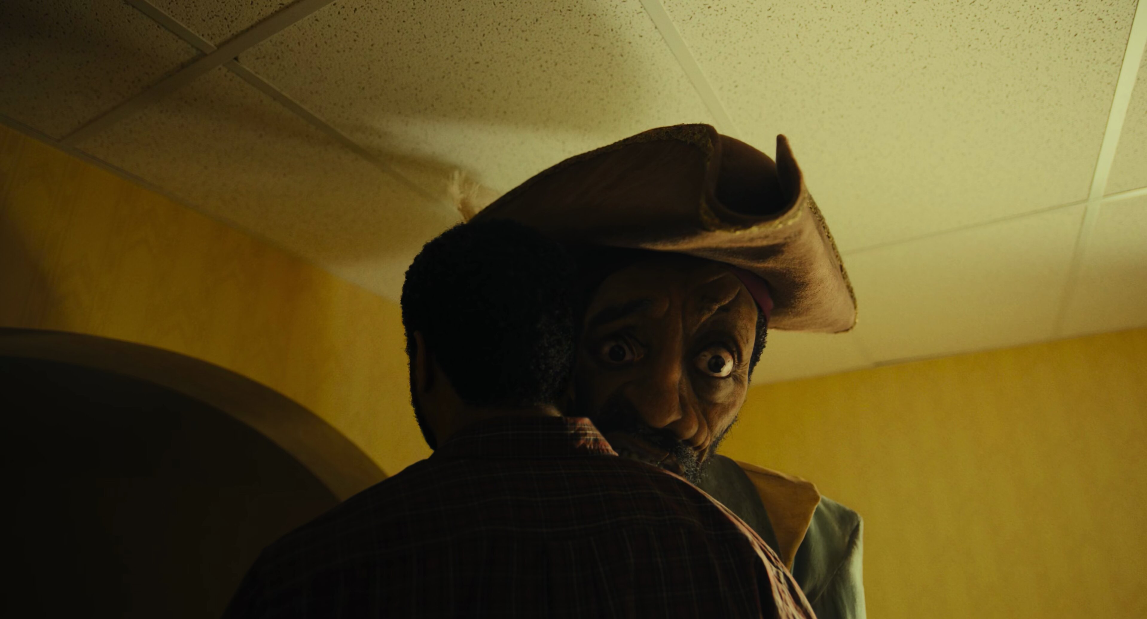 La corrupción de Clark personificada en 'Backrooms, 2026, de Kane Parsons.
