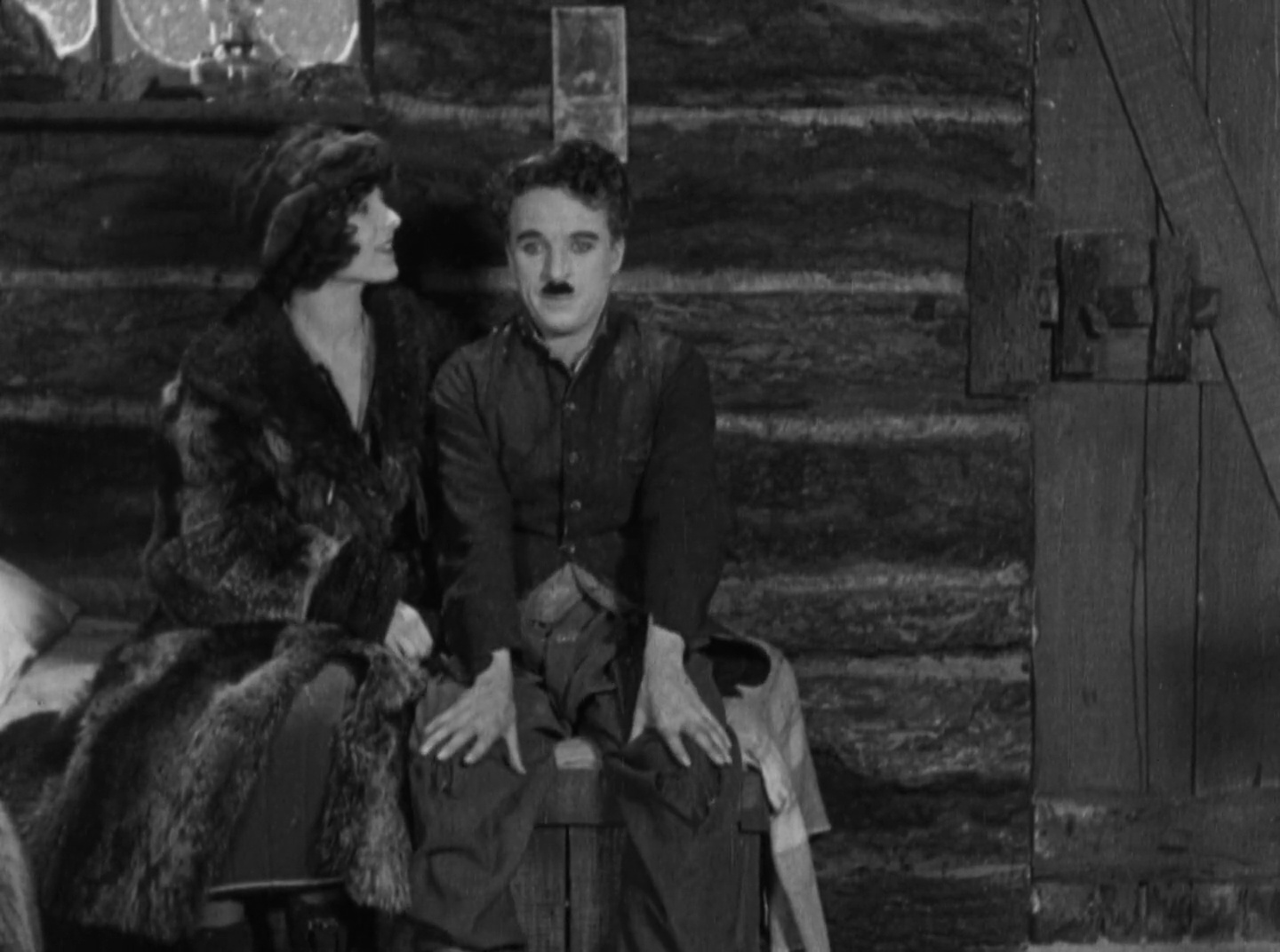 Georgia Hale (Georgia) y Charles Chaplin (el único buscador) en 'La quimera del oro' (1925, Charles Chaplin)