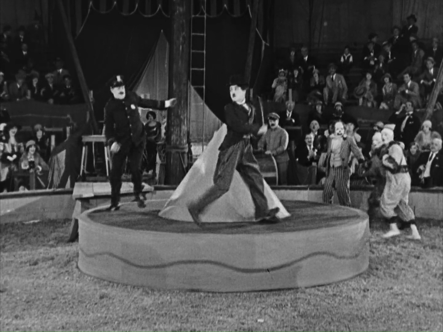 Las genialidades de un terrorífico director | Análisis de 'El circo' (1928) CON SPOILERS
