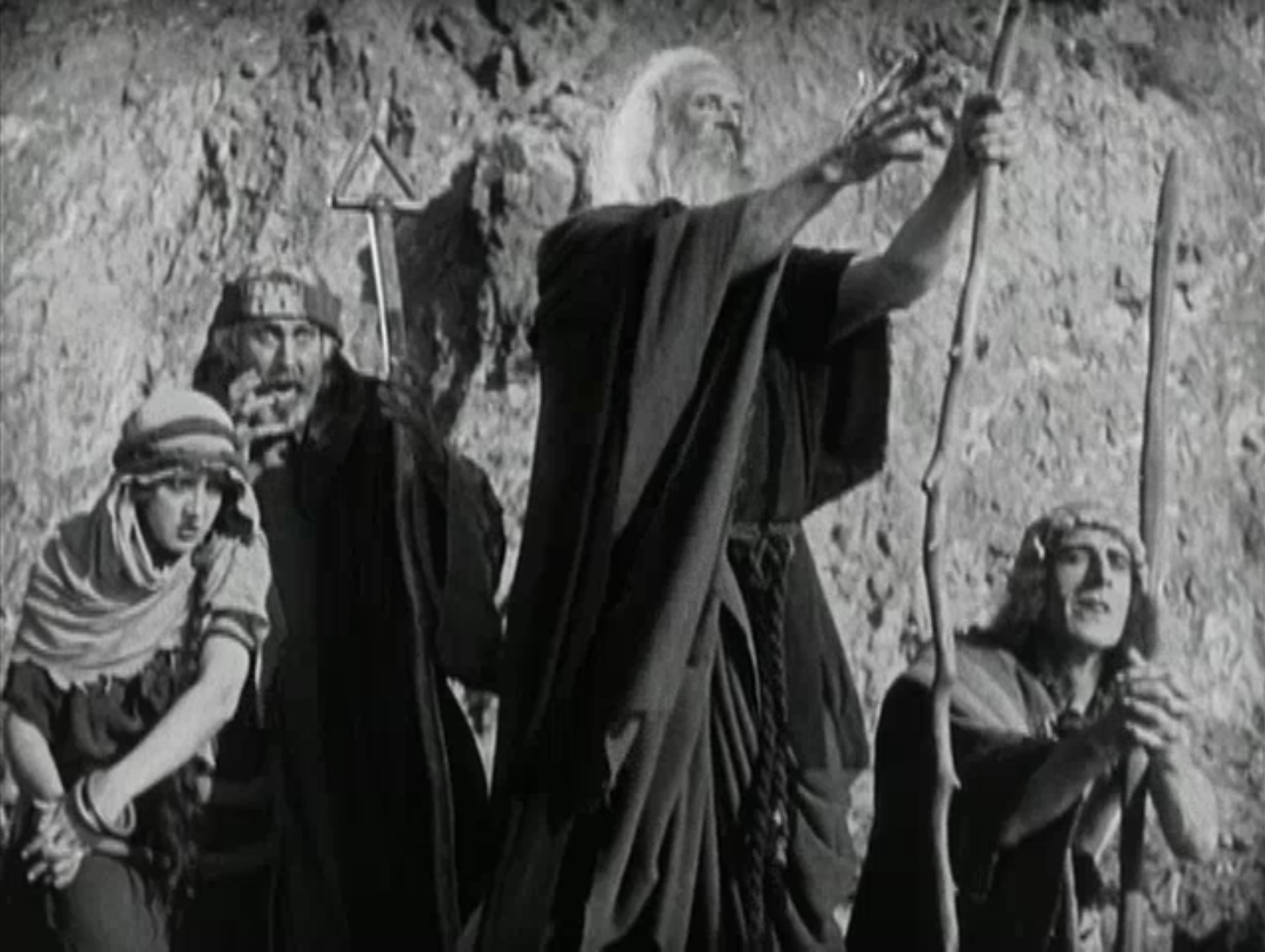 La supuesta moralidad de Dios | Crítica y análisis de 'Los Diez Mandamientos' CON SEMISPOILERS (1923/1956)